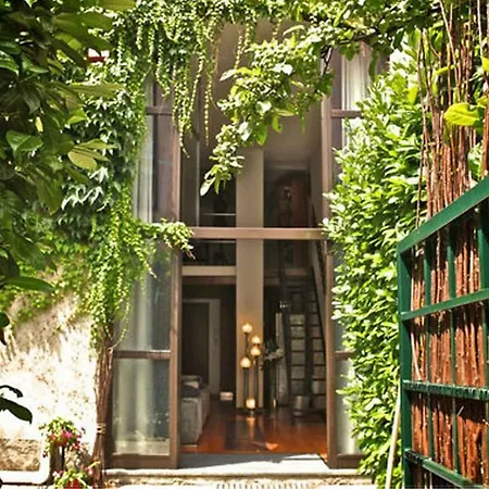 Loftgarden Navigliogrande Apartment *