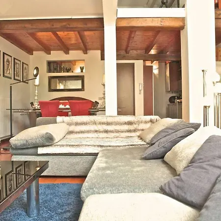 Loftgarden Navigliogrande 公寓 *